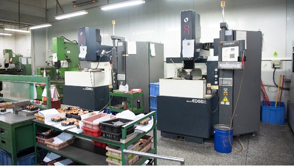 塑膠模具制造結構會造成注塑件成型加工缺陷嗎？