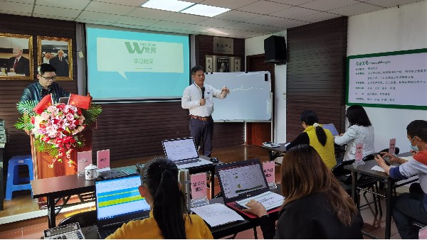 世邦注塑加工廠滿(mǎn)懷激情開(kāi)拓未來(lái)